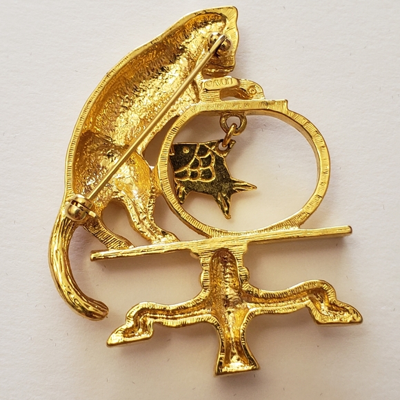 Vintage Signed Avon Gold Tone Cat Fish Bowl Dangle Claw Foot Table Brooch Pin - Picture 2 of 6